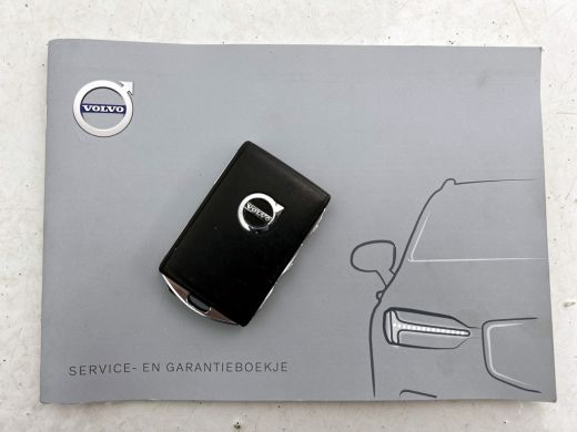 Volvo  V60 T8 Hybride SOH 94% AWD R-Design / Panoramadak / Leder / Navigatie / Adap. Cruise / Pdc.V+A / Stuu... ActivLease financial lease