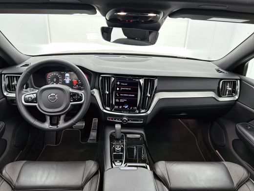 Volvo  V60 T8 Hybride SOH 94% AWD R-Design / Panoramadak / Leder / Navigatie / Adap. Cruise / Pdc.V+A / Stuu... ActivLease financial lease