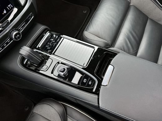 Volvo  V60 T8 Hybride SOH 94% AWD R-Design / Panoramadak / Leder / Navigatie / Adap. Cruise / Pdc.V+A / Stuu... ActivLease financial lease