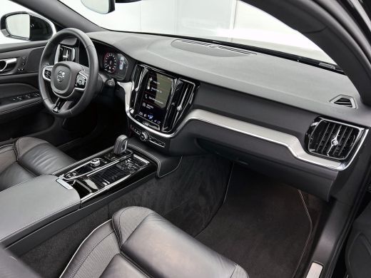 Volvo  V60 T8 Hybride SOH 94% AWD R-Design / Panoramadak / Leder / Navigatie / Adap. Cruise / Pdc.V+A / Stuu... ActivLease financial lease