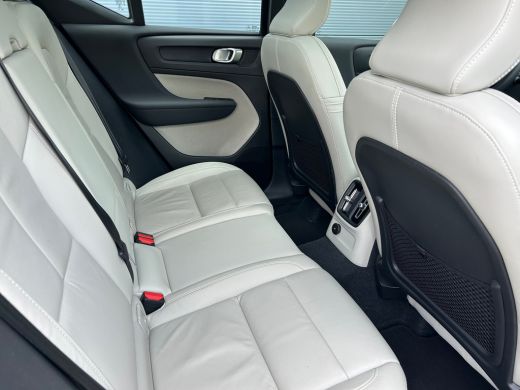 Volvo  XC40 1.5 T4 Plug-in hybrid Ultimate Bright | Pano | Harman/Kardon | Camera | Memory | Stoel & stuurver... ActivLease financial lease