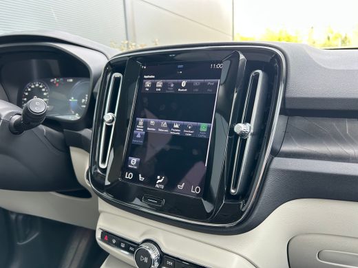 Volvo  XC40 1.5 T4 Plug-in hybrid Ultimate Bright | Pano | Harman/Kardon | Camera | Memory | Stoel & stuurver... ActivLease financial lease