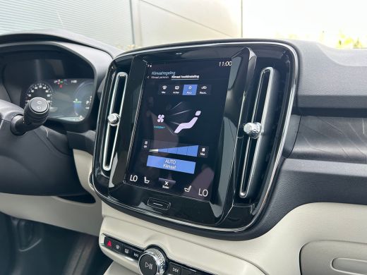 Volvo  XC40 1.5 T4 Plug-in hybrid Ultimate Bright | Pano | Harman/Kardon | Camera | Memory | Stoel & stuurver... ActivLease financial lease