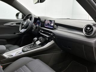 Alfa Romeo Tonale 1.5T 131PK Automaat Sprint / Pdc.V+A / Stoel+Stuur verwarming / Navigatie / Lmv / Adaptive Cruise...