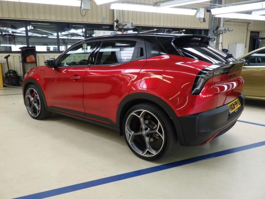 Alfa Romeo Junior Elettrica Veloce 280pk 54 kWh | Nieuwprijs &euro;55.000,- | Panorama/schuifdak | Sabelt sportstoelen |... ActivLease financial lease
