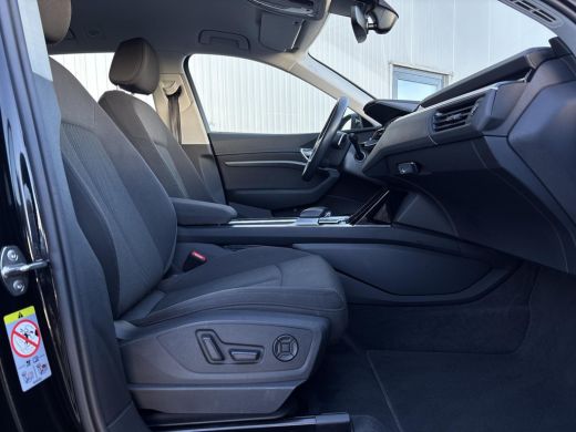Audi e-tron 55 quattro Business edition 95 kWh | GEEN AFLEVERKOSTEN | SOH 92,6% | Navigatiesysteem | Electris... ActivLease financial lease