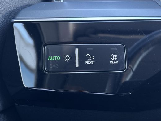 Audi e-tron 55 quattro Business edition 95 kWh | GEEN AFLEVERKOSTEN | SOH 92,6% | Navigatiesysteem | Electris... ActivLease financial lease