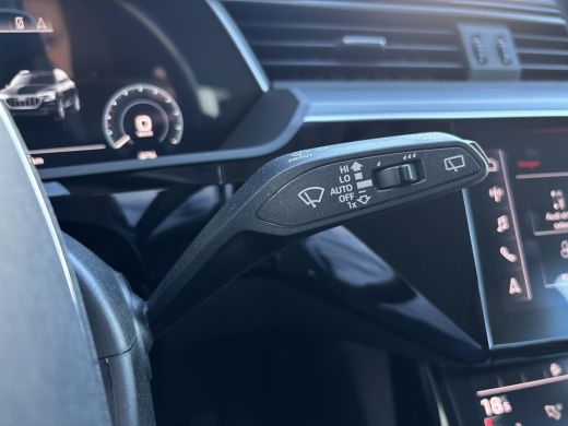 Audi e-tron 55 quattro Business edition 95 kWh | GEEN AFLEVERKOSTEN | SOH 92,6% | Navigatiesysteem | Electris... ActivLease financial lease
