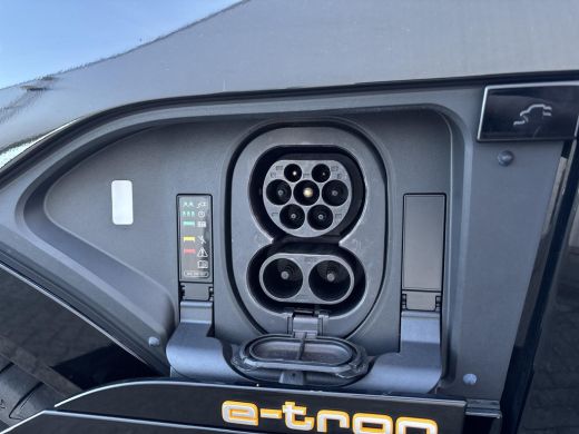 Audi e-tron 55 quattro Business edition 95 kWh | GEEN AFLEVERKOSTEN | SOH 92,6% | Navigatiesysteem | Electris... ActivLease financial lease
