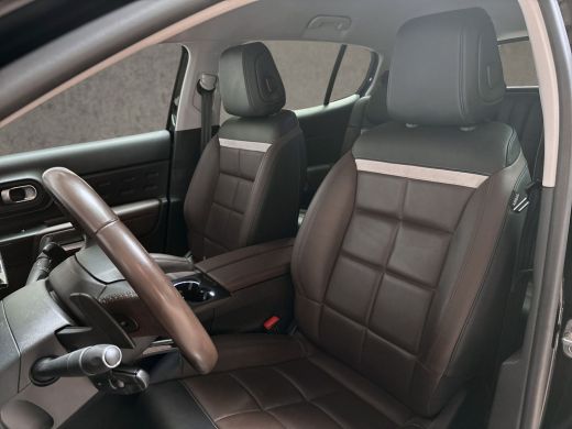 Citroën C5 Aircross 1.6 PureTech Sport 181Pk Automaat (APPLE CARPLAY, BLACK PACK, GROOT NAVI, LEDER, STOELVERWARMING,... ActivLease financial lease