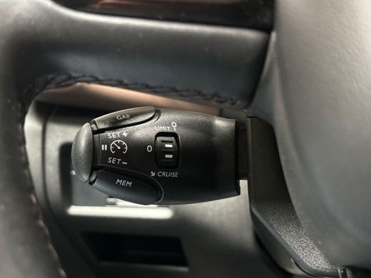 Citroën C5 Aircross 1.6 PureTech Sport 181Pk Automaat (APPLE CARPLAY, BLACK PACK, GROOT NAVI, LEDER, STOELVERWARMING,... ActivLease financial lease