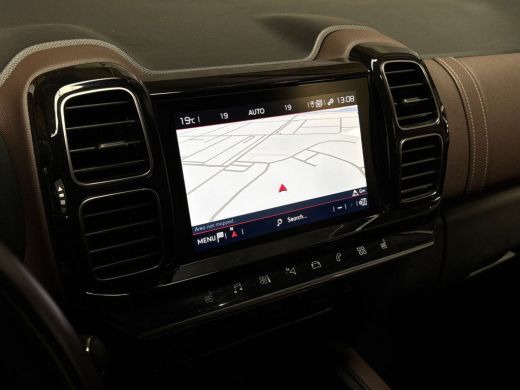 Citroën C5 Aircross 1.6 PureTech Sport 181Pk Automaat (APPLE CARPLAY, BLACK PACK, GROOT NAVI, LEDER, STOELVERWARMING,... ActivLease financial lease