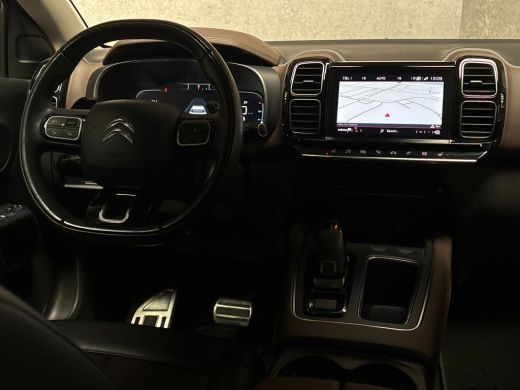 Citroën C5 Aircross 1.6 PureTech Sport 181Pk Automaat (APPLE CARPLAY, BLACK PACK, GROOT NAVI, LEDER, STOELVERWARMING,... ActivLease financial lease