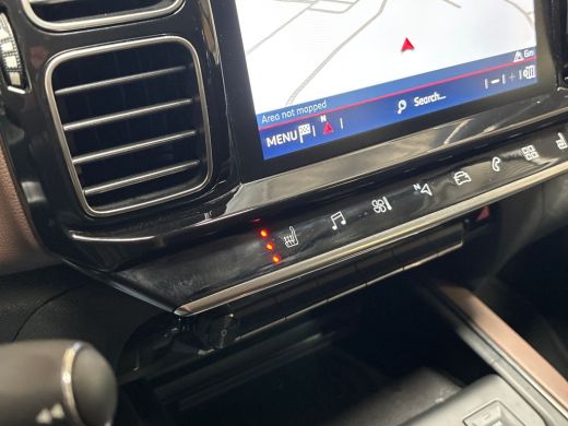 Citroën C5 Aircross 1.6 PureTech Sport 181Pk Automaat (APPLE CARPLAY, BLACK PACK, GROOT NAVI, LEDER, STOELVERWARMING,... ActivLease financial lease