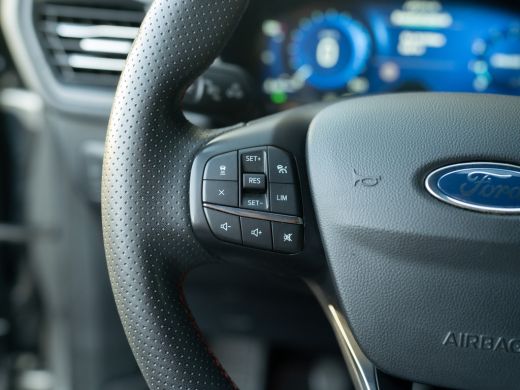 Ford Kuga 1.5 EcoBoost ST-Line | Trekhaak wegkl. | Stuur & Stoel verw. | Elk. A-klep | Camera | Prijs Rijkl... ActivLease financial lease