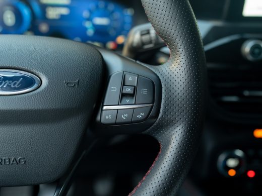 Ford Kuga 1.5 EcoBoost ST-Line | Trekhaak wegkl. | Stuur & Stoel verw. | Elk. A-klep | Camera | Prijs Rijkl... ActivLease financial lease