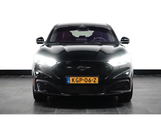 Ford Mustang Mach-E Mach-E Extended Premium RWD 98 kWh | SOH 97,5% | Pano-dak | B&O audio | 360 Camera | Elektr. Klep... ActivLease financial lease