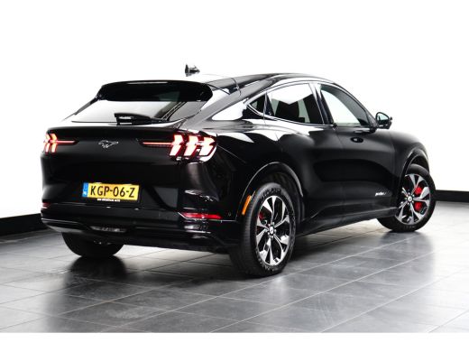 Ford Mustang Mach-E Mach-E Extended Premium RWD 98 kWh | SOH 97,5% | Pano-dak | B&O audio | 360 Camera | Elektr. Klep... ActivLease financial lease