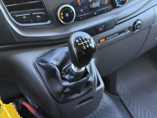 Ford Transit Custom 2.0 TDCI 130 PK / L2H1 / TREKHAAK / AIRCO / CRUISE / STOELVERW / 2800 KG AHG ActivLease financial lease