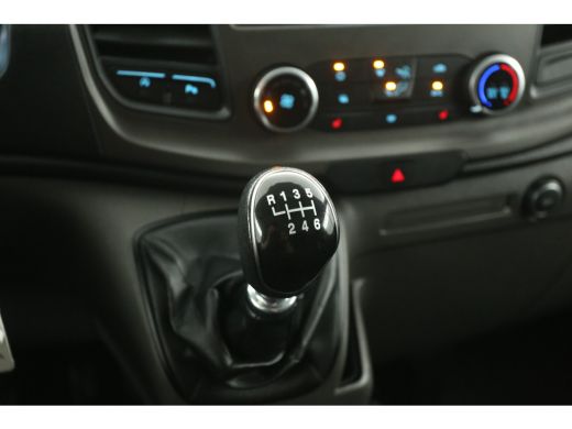Ford Transit Custom 2.0 TDCI L1H1 | Airco | Cruise | 3 Zits | Trekhaak | Parkeersens. ActivLease financial lease