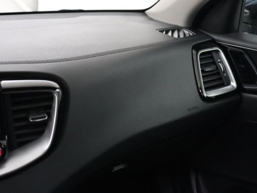 Kia Ceed 1.5 T-GDi DynamicPlusLine | Trekhaak | Stoelverwarming | Adaptive cruise | Camera | Carplay | Hal... ActivLease financial lease