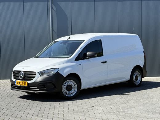 Mercedes-Benz eCitan 51 kWh / L2H1 / TREKHAAK / 3-ZITS / **7.812 KM!!** / CAMERA / CRUISE / ECC / CARPLAY ActivLease financial lease