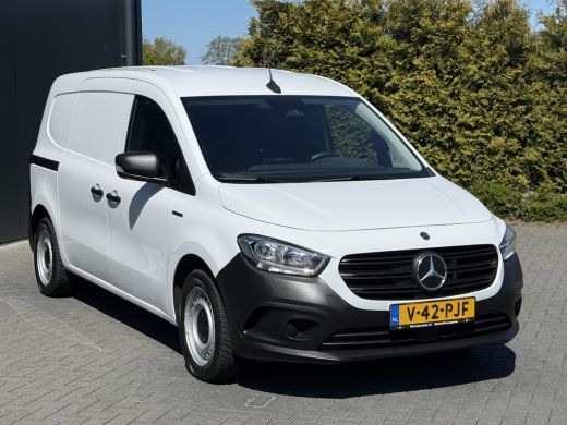 Mercedes-Benz eCitan 51 kWh / L2H1 / TREKHAAK / 3-ZITS / **7.812 KM!!** / CAMERA / CRUISE / ECC / CARPLAY ActivLease financial lease