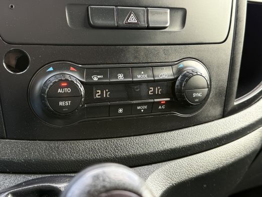 Mercedes-Benz Vito 111 CDI E6 / L3H1 / 2x SCHUIFDEUR / CAMERA / TREKHAAK / PDC VOOR EN ACHTER 3-ZITS / CRUISE ActivLease financial lease