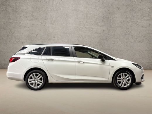 Opel Astra Sports Tourer 1.2 Sport (APPLE CARPLAY, NAVIGATIE, PARKEERSENSOREN, LM VELGEN, SPORTSTOELEN, CRUI... ActivLease financial lease