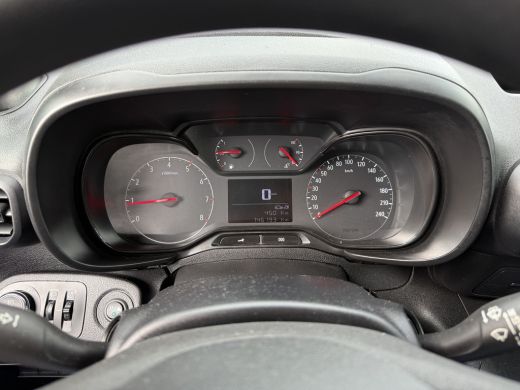 Opel Combo 1.5D 100 PK / L1H1 / 1e EIG. / TREKHAAK / AIRCO / CRUISE / CAMERA / INRICHTING / NAVI ActivLease financial lease