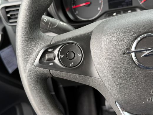 Opel Combo 1.5D 100 PK / L1H1 / 1e EIG. / TREKHAAK / AIRCO / CRUISE / CAMERA / INRICHTING / NAVI ActivLease financial lease