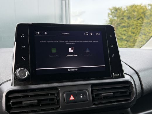 Opel Combo 1.5D 100 PK / L1H1 / 1e EIG. / TREKHAAK / AIRCO / CRUISE / CAMERA / INRICHTING / NAVI ActivLease financial lease