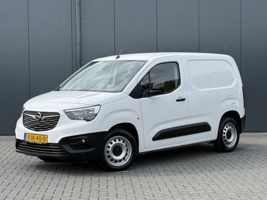 Opel Combo 1.5D 100 PK / L1H1 / 1e EIG. / TREKHAAK / AIRCO / CRUISE / CAMERA / INRICHTING / NAVI ActivLease financial lease