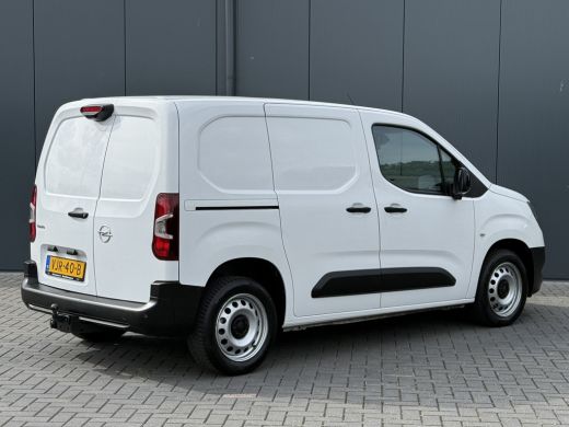 Opel Combo 1.5D 100 PK / L1H1 / 1e EIG. / TREKHAAK / AIRCO / CRUISE / CAMERA / INRICHTING / NAVI ActivLease financial lease