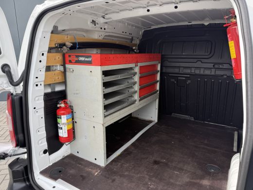 Opel Combo 1.5D 100 PK / L1H1 / 1e EIG. / TREKHAAK / AIRCO / CRUISE / CAMERA / INRICHTING / NAVI ActivLease financial lease