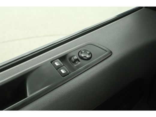 Opel Vivaro CDTI L3H1 | Airco | Cruise | 3 Zits | Trekhaak | Imperiaal | Parkeersens. ActivLease financial lease