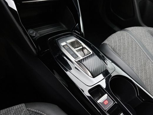 Peugeot 2008 1.2 PureTech 130 Allure CAMERA | CARPLAY & NAVI | STOF-LEER ActivLease financial lease