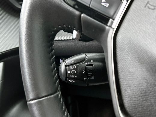 Peugeot 2008 1.2 PureTech 130 Allure CAMERA | CARPLAY & NAVI | STOF-LEER ActivLease financial lease