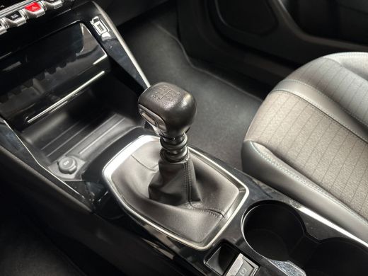 Peugeot 2008 1.2 PureTech Allure Sport (VIRTUAL COCKPIT, APPLE CARPLAY, GROOT NAVI, KEYLESS, 360 CAMERA, STOEL... ActivLease financial lease