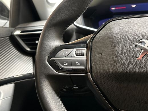Peugeot 2008 1.2 PureTech Allure Sport (VIRTUAL COCKPIT, APPLE CARPLAY, GROOT NAVI, KEYLESS, 360 CAMERA, STOEL... ActivLease financial lease