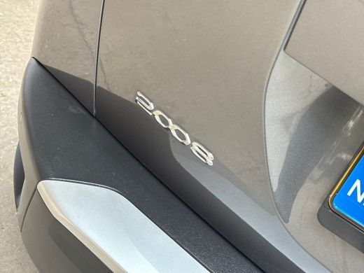 Peugeot 2008 1.2 PureTech Allure Sport (VIRTUAL COCKPIT, APPLE CARPLAY, GROOT NAVI, KEYLESS, 360 CAMERA, STOEL... ActivLease financial lease