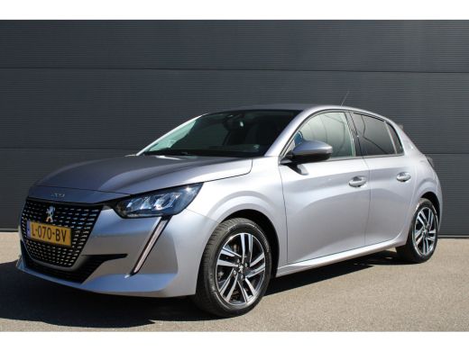Peugeot 208 1.2 PureTech Allure Pack | Automaat | Navigatie | Camera | Apple carplay | Trekhaak | 3D Instrume...