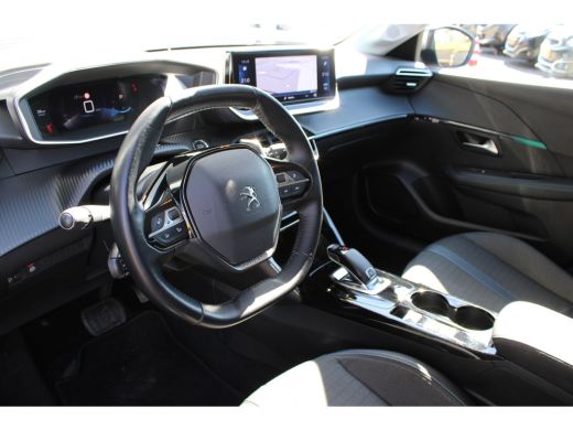 Peugeot 208 1.2 PureTech Allure Pack | Automaat | Navigatie | Camera | Apple carplay | Trekhaak | 3D Instrume... ActivLease financial lease