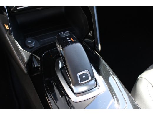 Peugeot 208 1.2 PureTech Allure Pack | Automaat | Navigatie | Camera | Apple carplay | Trekhaak | 3D Instrume... ActivLease financial lease