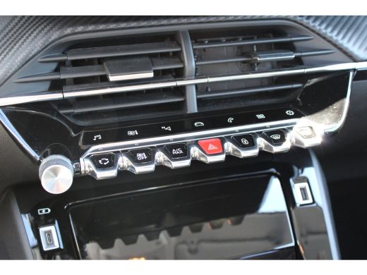 Peugeot 208 1.2 PureTech Allure Pack | Automaat | Navigatie | Camera | Apple carplay | Trekhaak | 3D Instrume... ActivLease financial lease