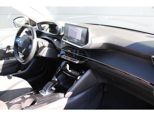 Peugeot 208 1.2 PureTech Allure Pack | Automaat | Navigatie | Camera | Apple carplay | Trekhaak | 3D Instrume... ActivLease financial lease