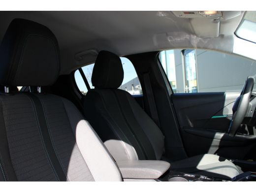 Peugeot 208 1.2 PureTech Allure Pack | Automaat | Navigatie | Camera | Apple carplay | Trekhaak | 3D Instrume... ActivLease financial lease