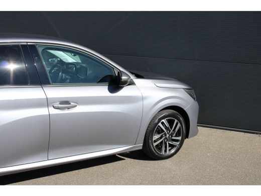 Peugeot 208 1.2 PureTech Allure Pack | Automaat | Navigatie | Camera | Apple carplay | Trekhaak | 3D Instrume... ActivLease financial lease