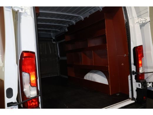 Peugeot Boxer 2.2 BlueHDi 180pk L4 H2 Automaat Airco Navigatie Camera ActivLease financial lease