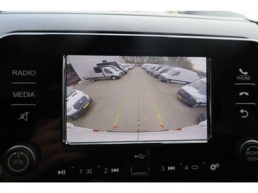 Peugeot Boxer 2.2 BlueHDi 180pk L4 H2 Automaat Airco Navigatie Camera ActivLease financial lease
